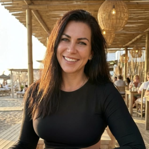 Brunette Profile picture