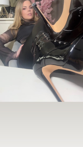 LauraFatale Profile picture