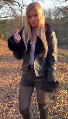 Lady-Rosalie Profile picture