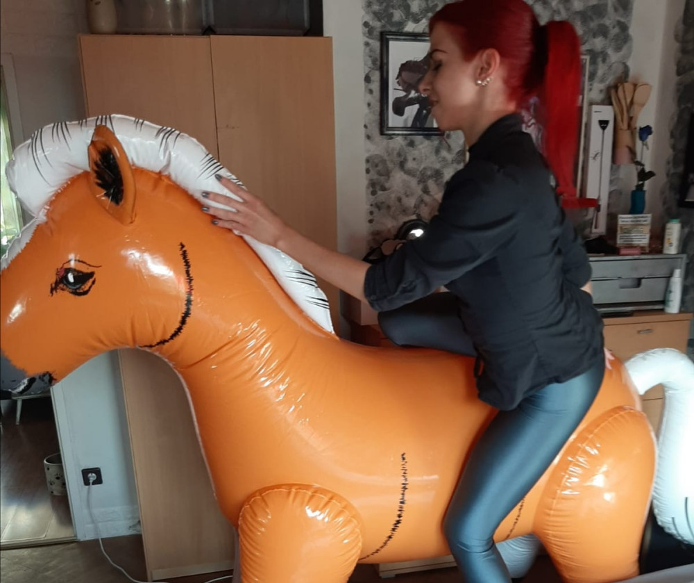Inflatable header picture