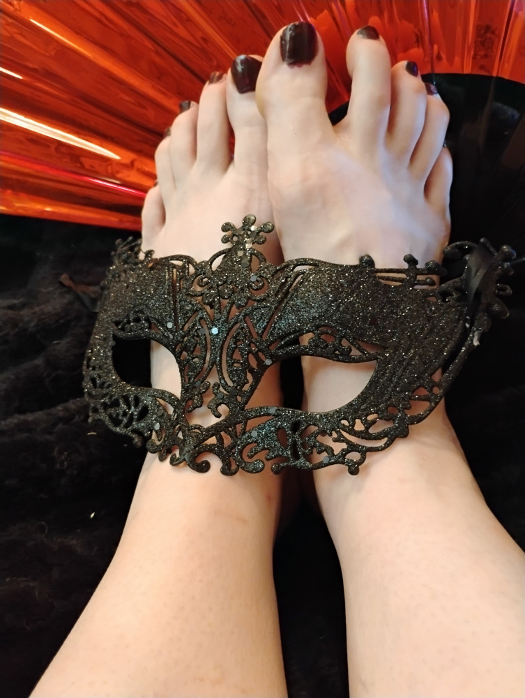 Feet header picture
